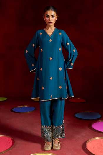 Hirika & Dhruti Hand Embroidered Kurta & Pant Set 