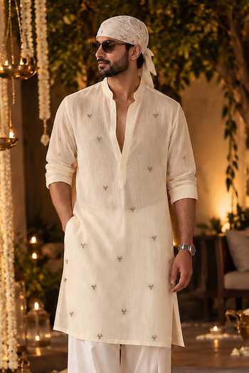Buy_Label Lila_Ivory Chanderi Embroidered Kurta And Dhoti Pant Set _Online_at_Aza_Fashions