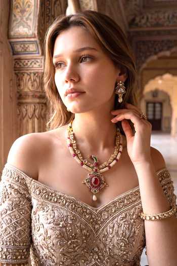 Amaara Jewels Stone Studded Pendant Necklace Set 