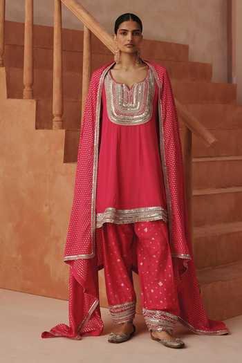 Basanti Kapde Aur Koffee Embroidered Kurta Set 
