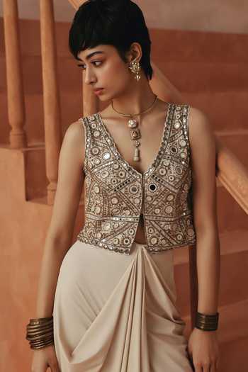 Buy_Basanti Kapde Aur Koffee_Ivory Silk, Lycra, Scuba Sequins, Mirrors V-neck Embroidered Corset And Skirt Set _Online_at_Aza_Fashions