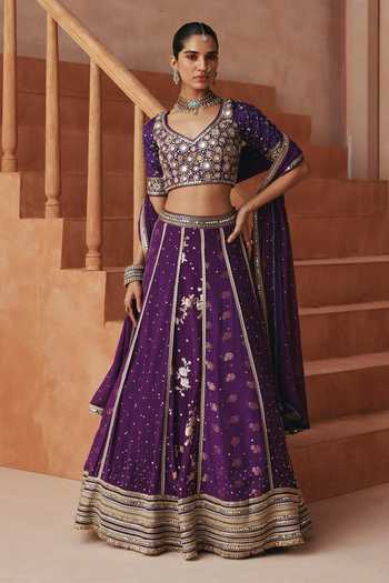 Basanti Kapde Aur Koffee Embroidered Lehenga Set