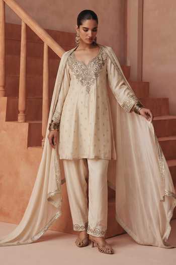 Basanti Kapde Aur Koffee_Ivory Organza, Satin V-neck Neckline Embroidered Kurta Set_Online_at_Aza_Fashions