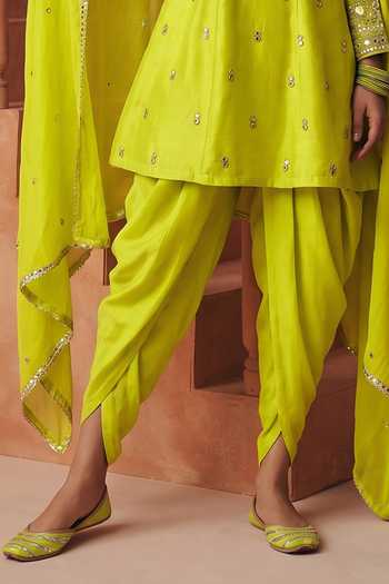 Basanti Kapde Aur Koffee_Green Chanderi V-neck, Yes Embroidered Kurta Set _Online_at_Aza_Fashions