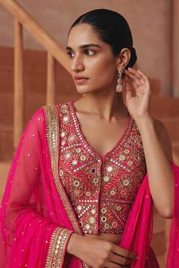 Shop Basanti Kapde Aur Koffee Pink Silk, Organza, Satin V-neck Embroidered Lehenga Set Online at Aza Fashions Shop_Basanti Kapde Aur Koffee_Pink Silk, Organza, Satin V-neck Embroidered Lehenga Set _Online_at_Aza_Fashions