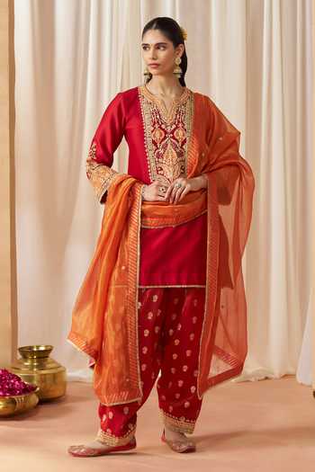 Buy Sheetal Batra Red Silk, Chanderi Notched Neck Adeela Kashmiri Tilla Embroidered Kurta Set at Aza Fashions Buy_Sheetal Batra_Red Silk, Chanderi Notched Neck Adeela Kashmiri Tilla Embroidered Kurta Set _at_Aza_Fashions