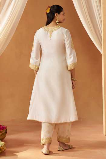 Sheetal Batra Liana Neckline Embroidered Kurta Set
