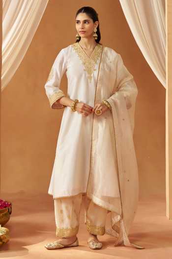 Sheetal Batra Liana Neckline Embroidered Kurta Set