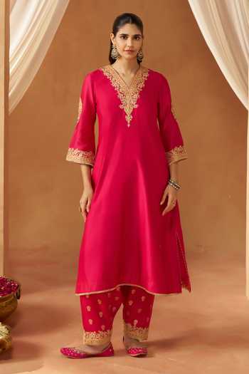 Buy Sheetal Batra Pink Silk, Chanderi V-neck Liana Placement Embroidered Kurta Set Online at Aza Fashions Buy_Sheetal Batra_Pink Silk, Chanderi V-neck Liana Placement Embroidered Kurta Set _Online_at_Aza_Fashions