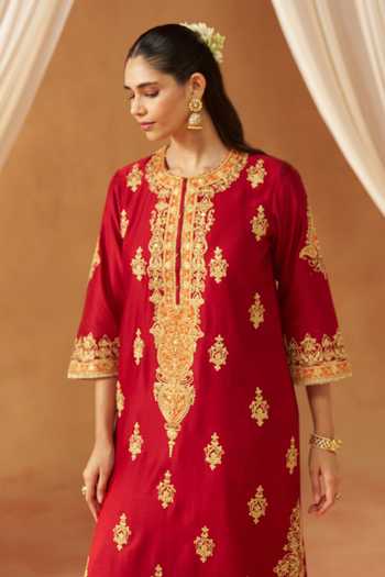 Sheetal Batra Maroon Silk, Chanderi Round Neck, Yes Mubina Kashmiri Tilla Work Kurta Set Online at Aza Fashions Sheetal Batra_Maroon Silk, Chanderi Round Neck, Yes Mubina Kashmiri Tilla Work Kurta Set _Online_at_Aza_Fashions