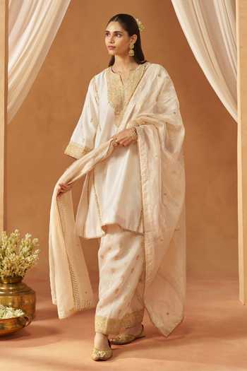 Shop Sheetal Batra Ivory Silk, Chanderi Split V-neck, Maahgul Kashmiri Tilla Embroidered Kurta Set Online at Aza Fashions Shop_Sheetal Batra_Ivory Silk, Chanderi Split V-neck, Maahgul Kashmiri Tilla Embroidered Kurta Set _Online_at_Aza_Fashions