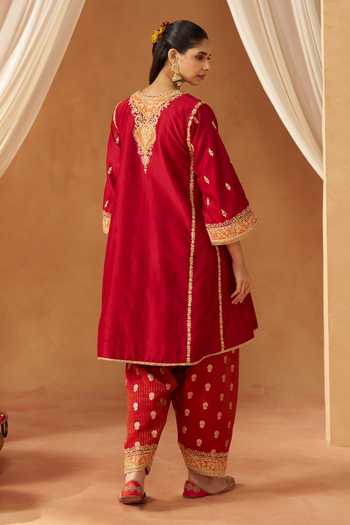 Sheetal Batra Maahgul Embroidered Kurta Set 