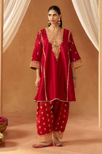 Buy Sheetal Batra Red Silk, Chanderi Round Neck, Yes Maahgul Embroidered Kurta Set Online at Aza Fashions Buy_Sheetal Batra_Red Silk, Chanderi Round Neck, Yes Maahgul Embroidered Kurta Set _Online_at_Aza_Fashions