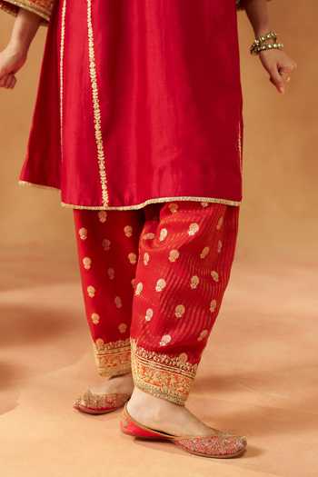 Shop Sheetal Batra Red Silk, Chanderi Round Neck, Yes Maahgul Embroidered Kurta Set Online at Aza Fashions Shop_Sheetal Batra_Red Silk, Chanderi Round Neck, Yes Maahgul Embroidered Kurta Set _Online_at_Aza_Fashions