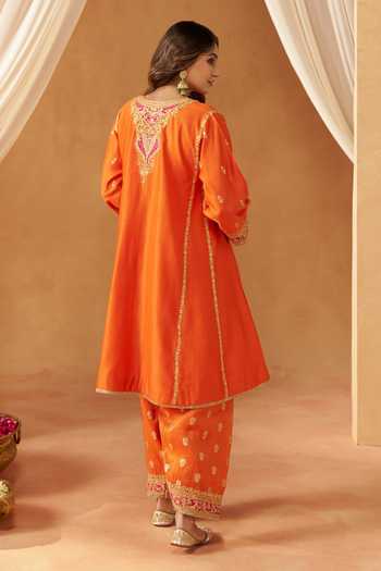 Sheetal Batra Maahgul Neckline Embroidered Kurta Set