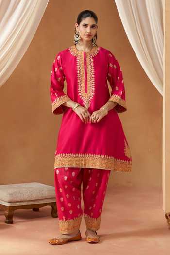 Shop Sheetal Batra Pink Silk, Silk, Round Neck, Yes Zeenal Kurta Set Online at Aza Fashions Shop_Sheetal Batra_Pink Silk, Silk, Round Neck, Yes Zeenal Kurta Set _Online_at_Aza_Fashions