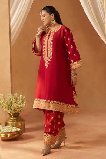 Buy Sheetal Batra Gold Silk, Chanderi Round Neck Zeenal Embroidered Kurta Set Online at Aza Fashions Buy_Sheetal Batra_Gold Silk, Chanderi Round Neck Zeenal Embroidered Kurta Set _Online_at_Aza_Fashions