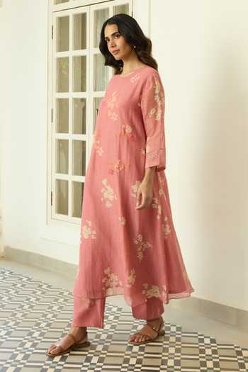 Vaayu_Pink Cotton, Muslin Round Neck, Yes Blush Floral Kurta And Pant Co-ord Set _Online_at_Aza_Fashions