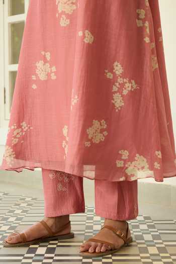 Buy_Vaayu_Pink Cotton, Muslin Round Neck, Yes Blush Floral Kurta And Pant Co-ord Set _Online_at_Aza_Fashions