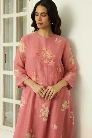 Shop_Vaayu_Pink Cotton, Muslin Round Neck, Yes Blush Floral Kurta And Pant Co-ord Set _Online_at_Aza_Fashions