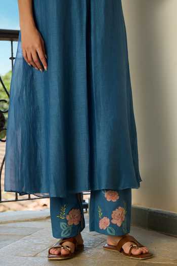 Buy Vaayu Blue Cotton, Muslin V-neck Indigo Applique Kurta And Pant Co-ord Set Online at Aza Fashions Buy_Vaayu_Blue Cotton, Muslin V-neck Indigo Applique Kurta And Pant Co-ord Set _Online_at_Aza_Fashions