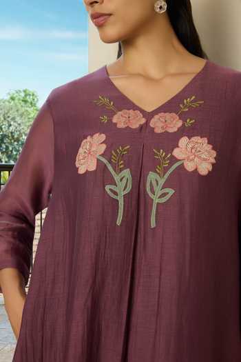 Vaayu Purple Cotton, Muslin V-neck, Yes Amethyst Applique Kurta And Pant Co-ord Set Online at Aza Fashions Vaayu_Purple Cotton, Muslin V-neck, Yes Amethyst Applique Kurta And Pant Co-ord Set _Online_at_Aza_Fashions