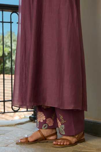 Buy Vaayu Purple Cotton, Muslin V-neck, Yes Amethyst Applique Kurta And Pant Co-ord Set Online at Aza Fashions Buy_Vaayu_Purple Cotton, Muslin V-neck, Yes Amethyst Applique Kurta And Pant Co-ord Set _Online_at_Aza_Fashions