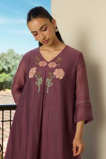 Shop Vaayu Purple Cotton, Muslin V-neck, Yes Amethyst Applique Kurta And Pant Co-ord Set Online at Aza Fashions Shop_Vaayu_Purple Cotton, Muslin V-neck, Yes Amethyst Applique Kurta And Pant Co-ord Set _Online_at_Aza_Fashions
