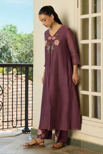 Vaayu Purple Cotton, Muslin V-neck, Yes Amethyst Applique Kurta And Pant Co-ord Set at Aza Fashions Vaayu_Purple Cotton, Muslin V-neck, Yes Amethyst Applique Kurta And Pant Co-ord Set _at_Aza_Fashions
