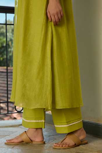 Vaayu Green Muslin, Cotton Round Neck, Yes Lime Thread Embroidered Kurta And Pant Set Online at Aza Fashions Vaayu_Green Muslin, Cotton Round Neck, Yes Lime Thread Embroidered Kurta And Pant Set _Online_at_Aza_Fashions