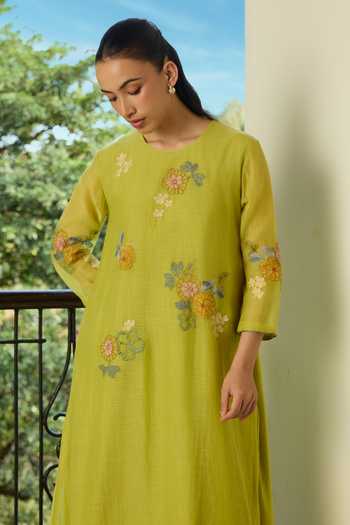 Shop Vaayu Green Muslin, Cotton Round Neck, Yes Lime Thread Embroidered Kurta And Pant Set Online at Aza Fashions Shop_Vaayu_Green Muslin, Cotton Round Neck, Yes Lime Thread Embroidered Kurta And Pant Set _Online_at_Aza_Fashions