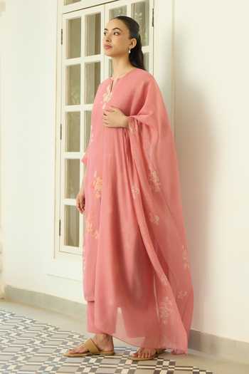 Vaayu Pink Cotton, Muslin Split V-neck Blush Floral Applique And Printed Kurta Set Online at Aza Fashions Vaayu_Pink Cotton, Muslin Split V-neck Blush Floral Applique And Printed Kurta Set _Online_at_Aza_Fashions