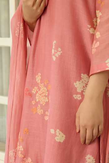 Shop Vaayu Pink Cotton, Muslin Split V-neck Blush Floral Applique And Printed Kurta Set Online at Aza Fashions Shop_Vaayu_Pink Cotton, Muslin Split V-neck Blush Floral Applique And Printed Kurta Set _Online_at_Aza_Fashions