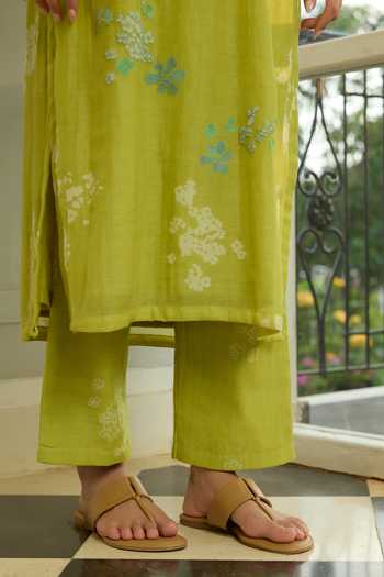 Shop_Vaayu_Green Cotton, Muslin Split V-neck, Yes Lime Thread Embroidered Kurta Set _Online_at_Aza_Fashions