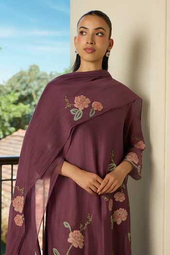 Vaayu Purple Cotton, Muslin Amethyst Floral Applique Kurta Set Online at Aza Fashions Vaayu_Purple Cotton, Muslin Amethyst Floral Applique Kurta Set _Online_at_Aza_Fashions