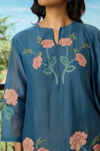 Vaayu Blue Muslin, Cotton Round Neck, Yes Indigo Floral Applique Kurta Set at Aza Fashions Vaayu_Blue Muslin, Cotton Round Neck, Yes Indigo Floral Applique Kurta Set _at_Aza_Fashions