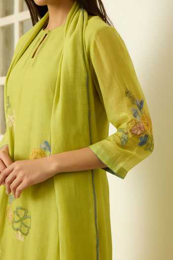 Buy Vaayu Green Cotton, Muslin Round Neck Lime Applique Floral Kurta Set Online at Aza Fashions Buy_Vaayu_Green Cotton, Muslin Round Neck Lime Applique Floral Kurta Set _Online_at_Aza_Fashions