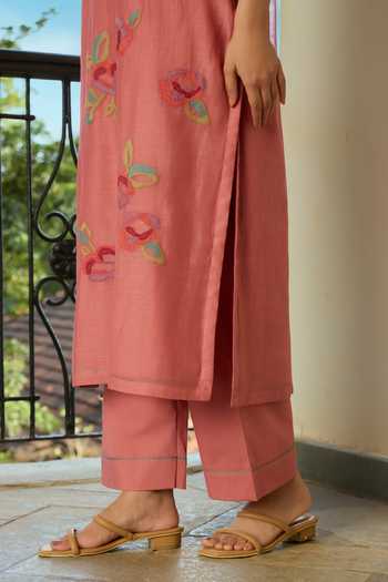 Buy Vaayu Pink Cotton, Muslin V-neck Blush Floral Applique Kurta Set Online at Aza Fashions Buy_Vaayu_Pink Cotton, Muslin V-neck Blush Floral Applique Kurta Set _Online_at_Aza_Fashions