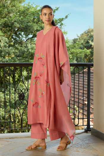 Vaayu Pink Cotton, Muslin V-neck Blush Floral Applique Kurta Set at Aza Fashions Vaayu_Pink Cotton, Muslin V-neck Blush Floral Applique Kurta Set _at_Aza_Fashions