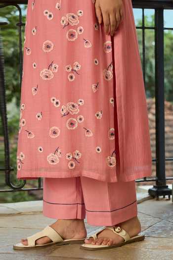 Shop Vaayu Pink Cotton, Muslin Round Neck Blush Embroidered Kurta Set Online at Aza Fashions Shop_Vaayu_Pink Cotton, Muslin Round Neck Blush Embroidered Kurta Set _Online_at_Aza_Fashions