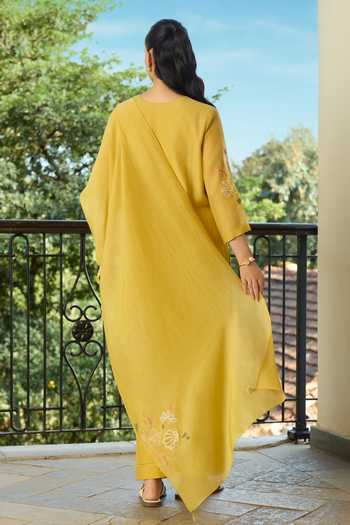 Vaayu Marigold Applique Kurta Set
