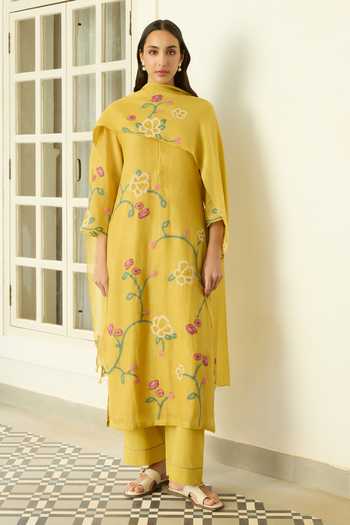 Vaayu Marigold Floral Applique Kurta Set