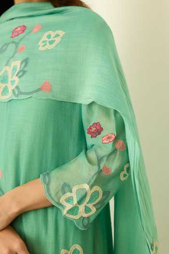 Buy Vaayu Green Cotton, Muslin Split V-neck Mint Floral Applique Kurta Set Online at Aza Fashions Buy_Vaayu_Green Cotton, Muslin Split V-neck Mint Floral Applique Kurta Set _Online_at_Aza_Fashions