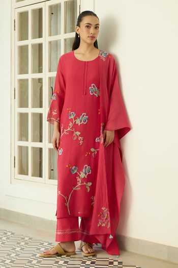 Vaayu Scarlet Floral Applique Kurta Set