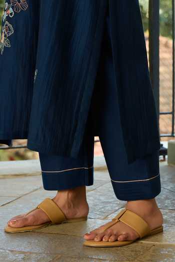 Buy Vaayu Blue Muslin, Cotton Split V-neck Midnight Floral Applique Kurta Set Online at Aza Fashions Buy_Vaayu_Blue Muslin, Cotton Split V-neck Midnight Floral Applique Kurta Set _Online_at_Aza_Fashions