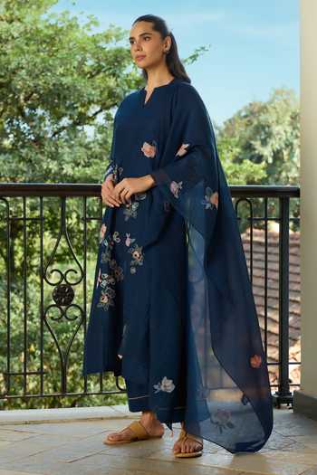 Shop Vaayu Blue Muslin, Cotton Split V-neck Midnight Floral Applique Kurta Set Online at Aza Fashions Shop_Vaayu_Blue Muslin, Cotton Split V-neck Midnight Floral Applique Kurta Set _Online_at_Aza_Fashions