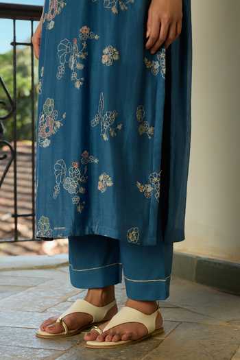 Vaayu_Blue Cotton, Muslin Round Neck, Yes Thread Embroidered Kurta Set _Online_at_Aza_Fashions