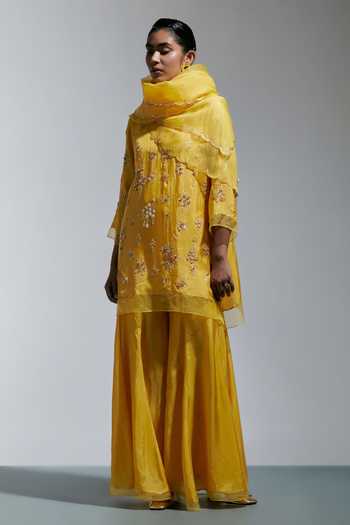 One Not Two Embellished Scalloped Dupatta 