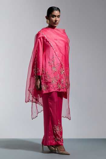 One Not Two Scallop Bordered Dupatta 