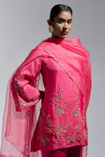 One Not Two Scallop Bordered Dupatta 